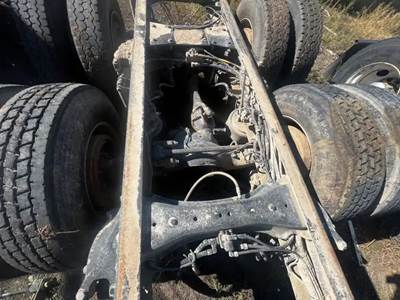 Eaton DSP40 Front Axle Housing for a 2012 Peterbilt 384