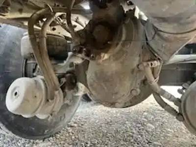 Eaton DSP40 Front Axle Housing for a 2005 Kenworth T800