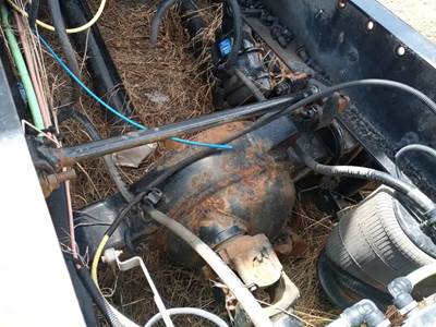 Eaton DSP40 Front Axle Housing for a 2015 International PROSTAR