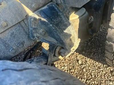 Eaton DSP40 Front Axle Housing for a 2009 Peterbilt 389