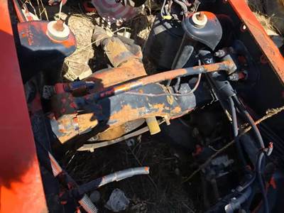 Eaton DSP40 Front Axle Housing for a 2010 Kenworth T660