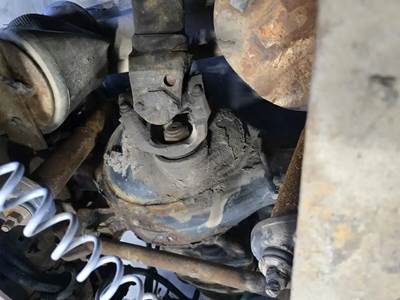 Eaton DSP40 Front Axle Housing for a 2002 Peterbilt 378