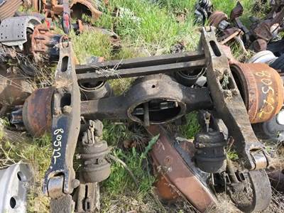 Eaton DSP40 Front Axle Housing for a 2006 Peterbilt 379