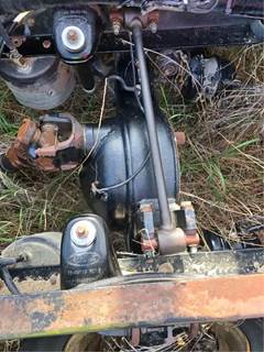 Eaton DSP40 Front Axle Housing for a 2007 Peterbilt 386