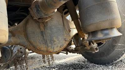 Eaton DSP40 Front Axle Housing for a 2014 Kenworth T660