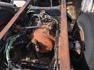 Eaton DST40 Front Axle Housing for a 2006 Volvo VNL