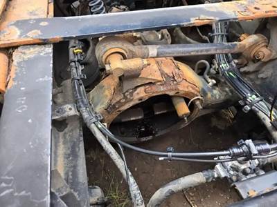 Eaton DST40 Front Axle Housing for a 2009 Volvo VNL