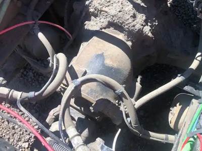 Mercedes-Benz Front Axle Housing for a 2016 Freightliner Cascadia 125