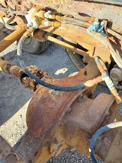 Meritor-Rockwell QR100 Front Axle Housing for a 1984 Peterbilt 359