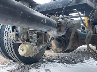 Meritor-Rockwell 40-145 Front Axle Housing for a 1997 Peterbilt 377