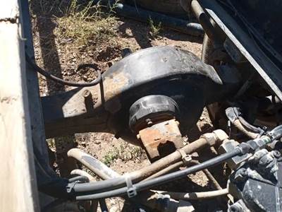 Meritor-Rockwell 40-145 Front Axle Housing for a 2000 Freightliner FL80