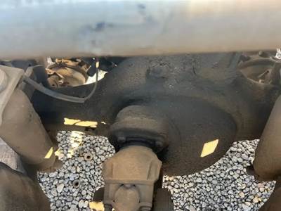 Meritor-Rockwell 40145 Front Axle Housing for a 1993 Peterbilt 377