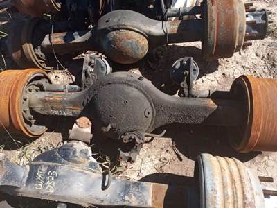 Meritor-Rockwell MT40-14X Front Axle Housing for a 2014 Freightliner Cascadia 125