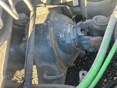Meritor-Rockwell MT40-14X Front Axle Housing for a 2022 Freightliner Cascadia 126