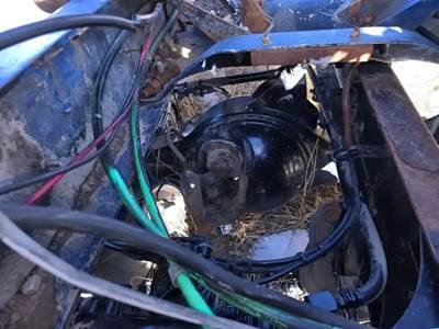 Meritor-Rockwell MT40-14X Front Axle Housing for a 2013 Volvo VNL