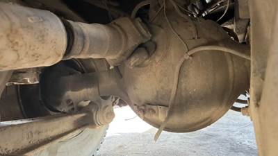 Meritor-Rockwell RD46160 Front Axle Housing for a 1992 Kenworth T800