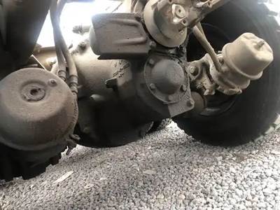 Meritor-Rockwell RDL46160 Front Axle Housing for a 1995 Kenworth W900