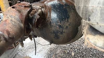 Meritor-Rockwell RT40-145 Front Axle Housing for a 1994 Peterbilt 379