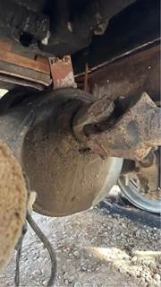 Meritor-Rockwell SQ100 Front Axle Housing for a 1988 Ford LNT9000