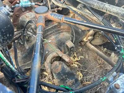 Volvo EV87 Front Axle Housing for a 1998 Volvo ACL