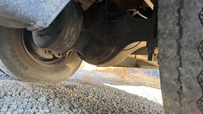 Dana 17060S Rear Axle Housing for a 2006 Ford F-650