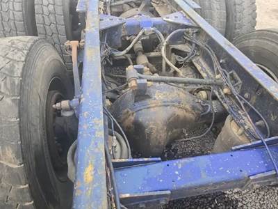 Dana D46-170 Rear Axle Housing for a 2006 Kenworth T800