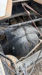 Dana DSP40 Rear Axle Housing for a 2007 Peterbilt 379