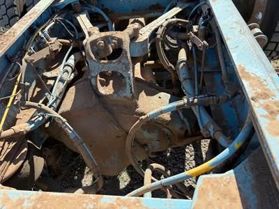 Dana Rear Axle Housing for a 2015 Kenworth T800