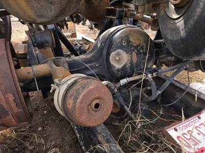 Dana RS405 Rear Axle Housing for a 1999 Kenworth T800