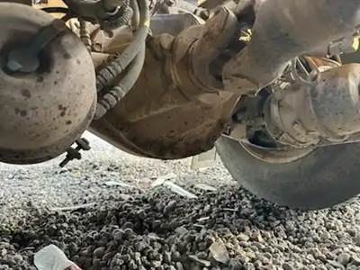 Dana D46-170 Rear Axle Housing for a 2007 Kenworth W900