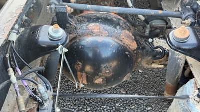 Dana-Spicer DSH40 Rear Axle Housing for a 2015 Kenworth W900