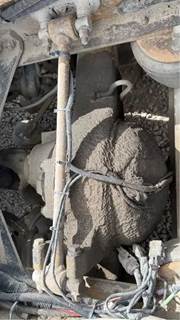 Dana-Spicer DSP40 Rear Axle Housing for a 2005 Peterbilt 379