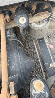 Dana-Spicer DSP40 Rear Axle Housing for a 2003 Peterbilt 379