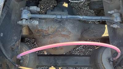 Dana-Spicer DSP40 Rear Axle Housing for a 2011 Peterbilt 387