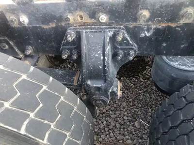 Dana RSP 40 Rear Axle Housing for a 2004 Peterbilt 385