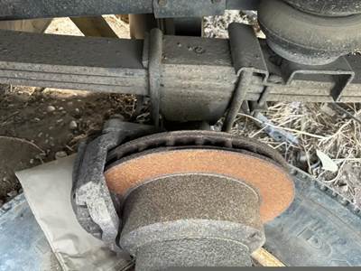 Dana S135 Rear Axle Housing for a 2000 Ford F550