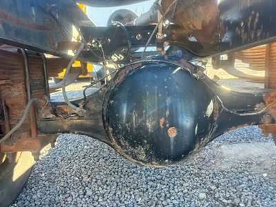 Dana-Spicer S150S Rear Axle Housing for a 1995 International 4700