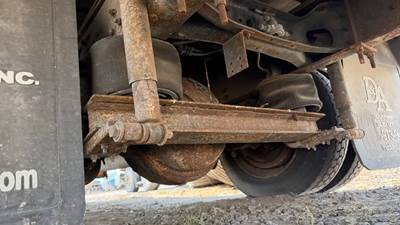 Dana-Spicer W230S Rear Axle Housing for a 1994 International 8100