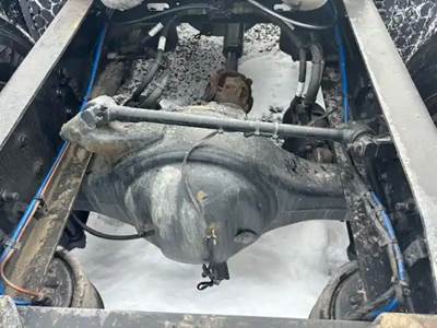 Detroit DA-RT-40.0-4 Rear Axle Housing for a 2024 Freightliner Cascadia 126