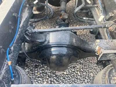 Detroit DA-RT-40.0-4 Rear Axle Housing for a 2022 Freightliner Cascadia 126