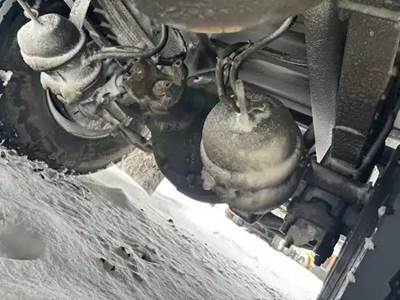 Eaton 21060S Rear Axle Housing for a 2007 Ford F-750