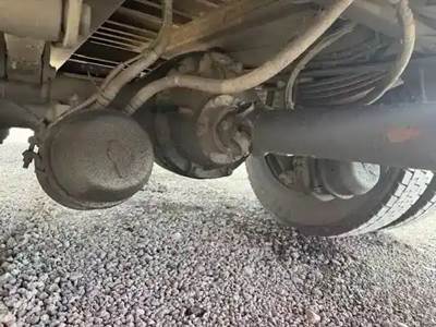 Eaton 22060S Rear Axle Housing for a 2015 Kenworth T370