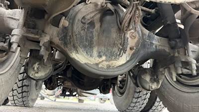 Eaton DS402 Rear Axle Housing for a 1993 Peterbilt 378