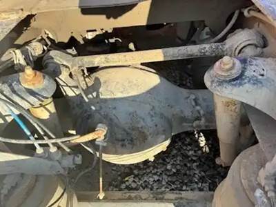 Eaton DSP40 Rear Axle Housing for a 2000 Peterbilt 379