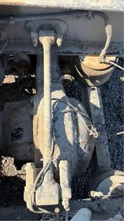 Eaton DSP40 Rear Axle Housing for a 2005 Peterbilt 379