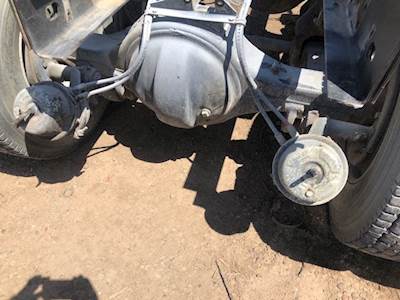 Eaton RS341 Rear Axle Housing for a 1994 GMC C7000 Topkick