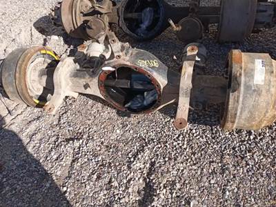 Eaton RS404 Rear Axle Housing for a 1997 Kenworth T2000