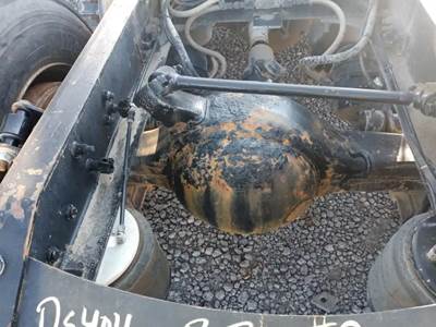 Eaton RS404 Rear Axle Housing for a 2005 Freightliner Columbia 120