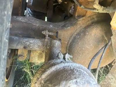 Eaton RS405 Rear Axle Housing for a 1999 Mack CL713