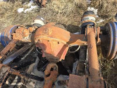 Eaton RS462 Rear Axle Housing for a 2000 Kenworth T800